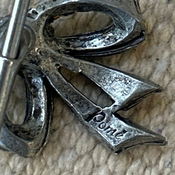 Vintage Pomerantz Bow Shaped Pink Rhinestone Women’s Cufflinks 
7/8" x 7/8". - Picture 6 of 6